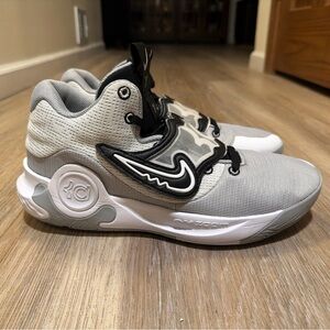 Nike KD Trey 5 X DD9538-102 Men’s Basketball Shoes Size 10 Wolf Grey New